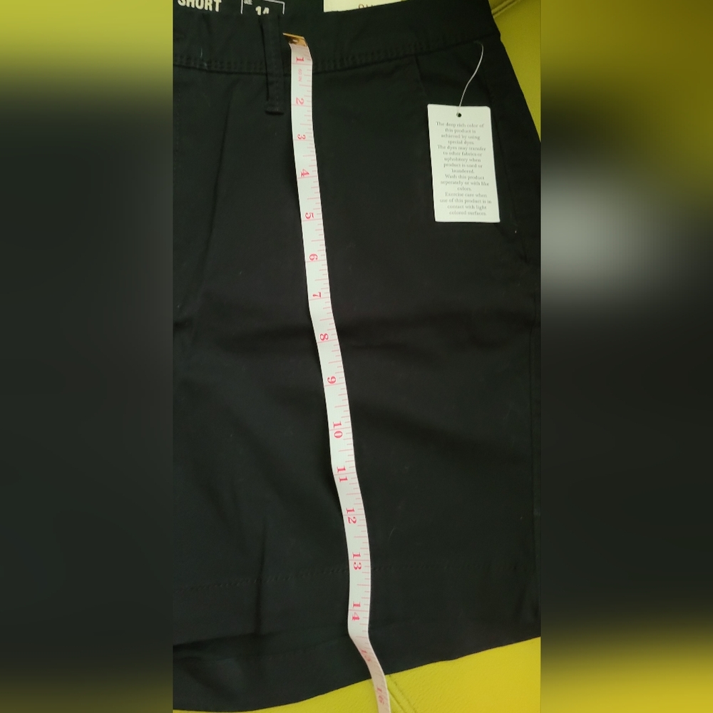 NwT - Sonoma Short Mid Rise Stretch 14